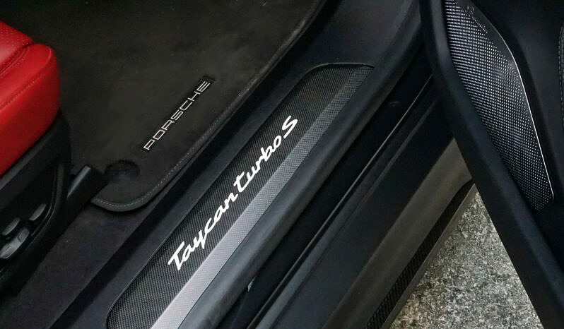 Porsche Taycan Turbo S full