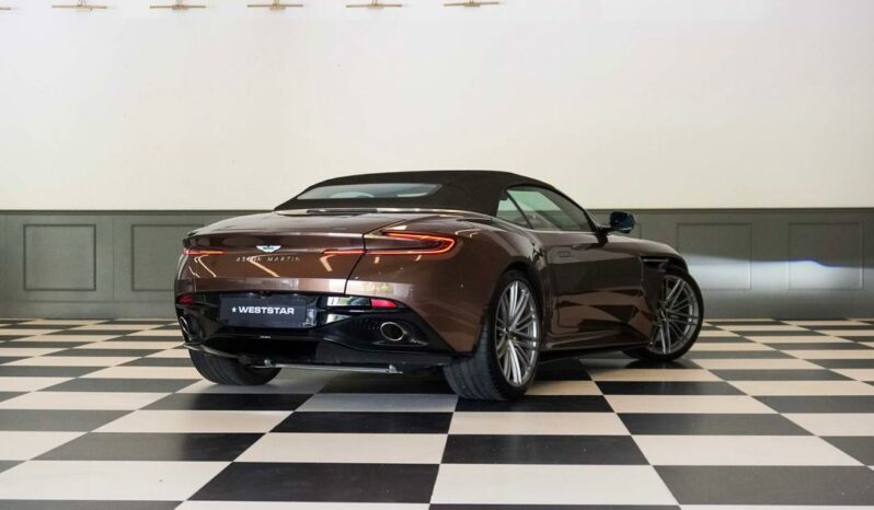 Aston Martin DB12 Volante full