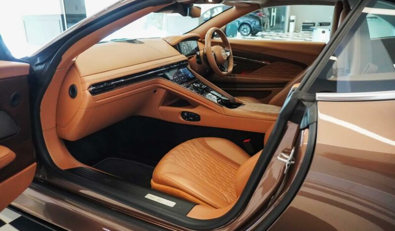 Aston Martin DB12 Volante full