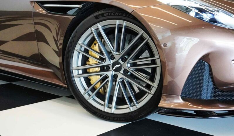 Aston Martin DB12 Volante full