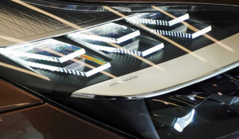 Aston Martin DB12 Volante full