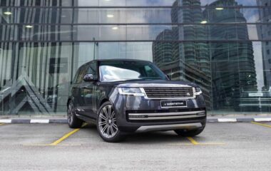 Land Rover New Range Rover P400 SE