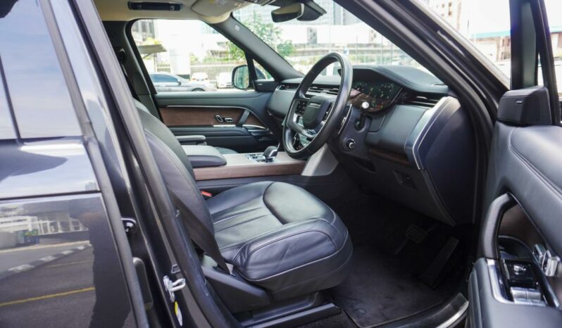 Land Rover New Range Rover P400 SE full