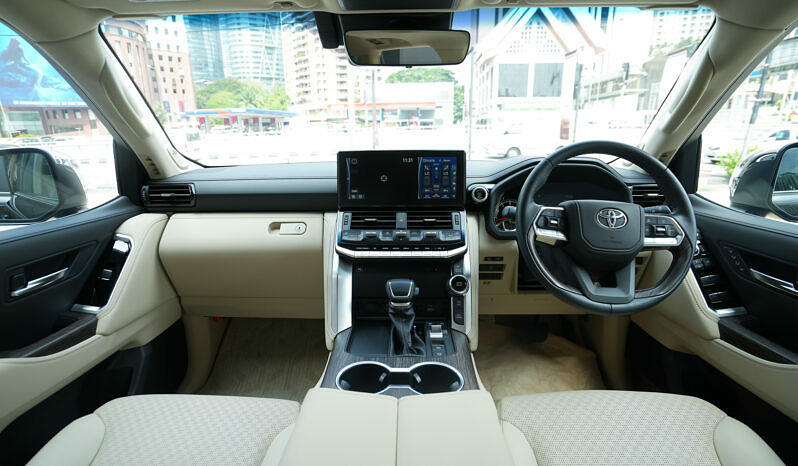 Toyota Land Cruiser ZX 3.5 (300 Series) full