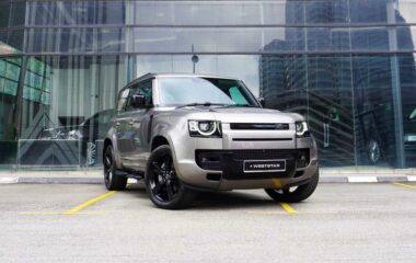 Land Rover Defender 110 P400 XS Edition – 7 Seat