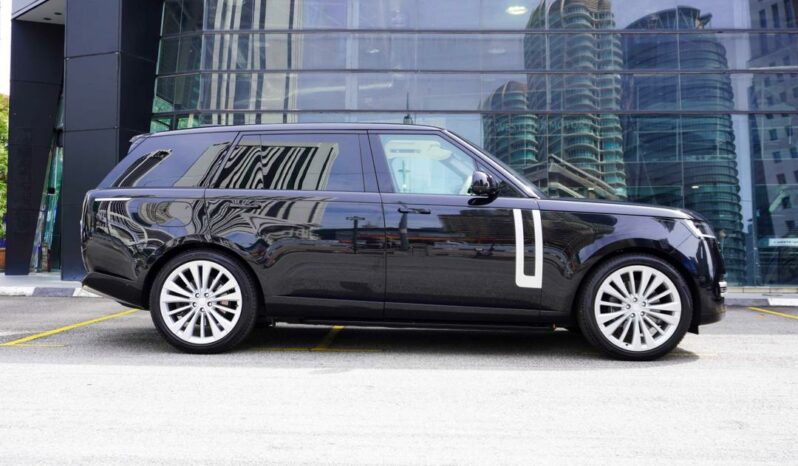 Land Rover New Range Rover P530 First Edition LWB full