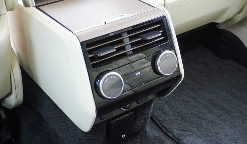 Land Rover New Range Rover P530 First Edition LWB full