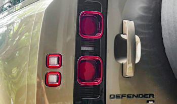 Land Rover Defender 110 SE P300 full