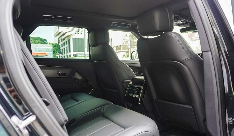 Land Rover New Range Rover Sport D300 SE Dynamic full