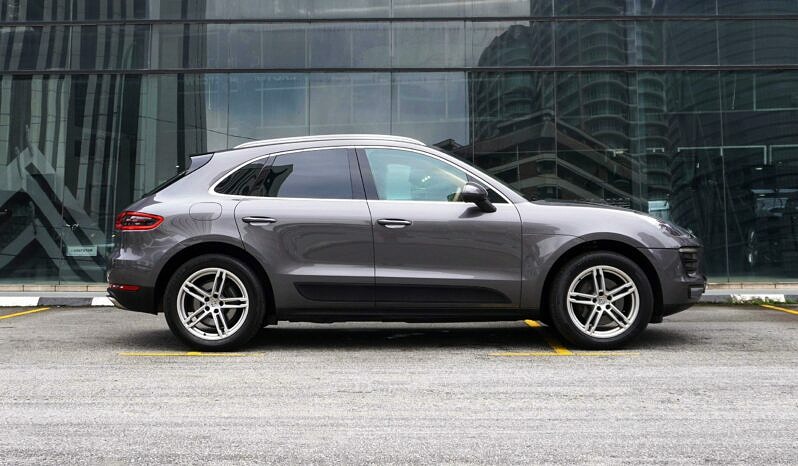 Porsche Macan full