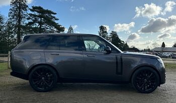 Land Rover New Range Rover P530 First Edition full