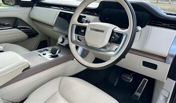 Land Rover New Range Rover P530 First Edition full
