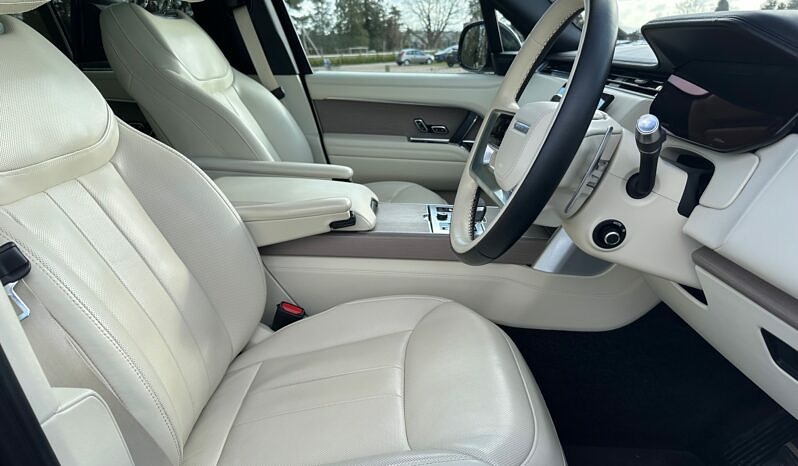 Land Rover New Range Rover P530 First Edition full