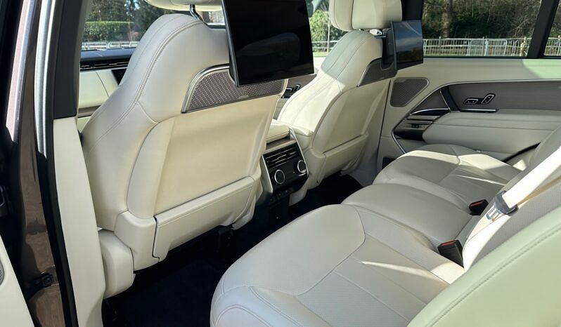 Land Rover New Range Rover P530 First Edition full