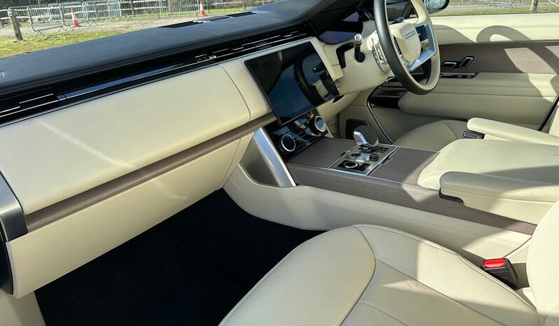 Land Rover New Range Rover P530 First Edition full
