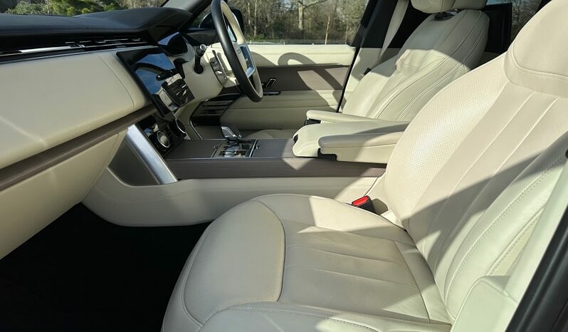 Land Rover New Range Rover P530 First Edition full