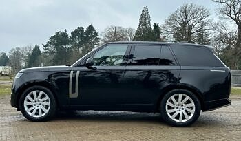 Land Rover New Range Rover P400 SE full