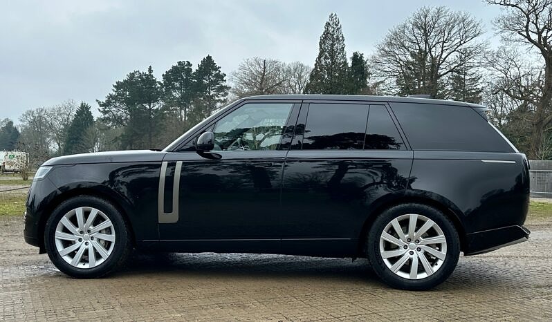 Land Rover New Range Rover P400 SE full