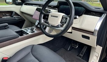 Land Rover New Range Rover P400 SE full