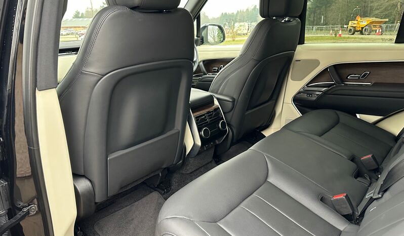 Land Rover New Range Rover P400 SE full