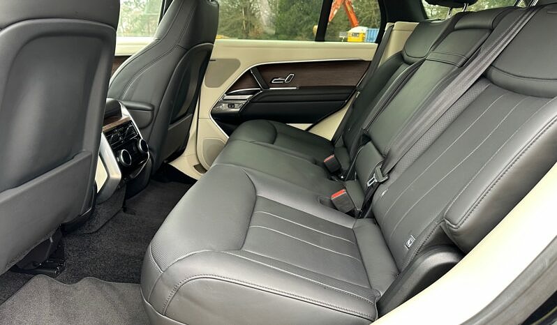 Land Rover New Range Rover P400 SE full