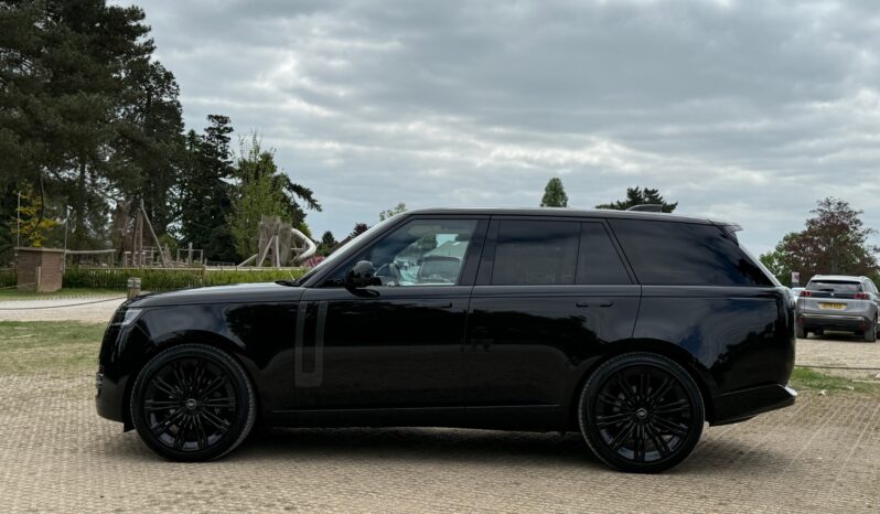 Land Rover New Range Rover P530 First Edition full