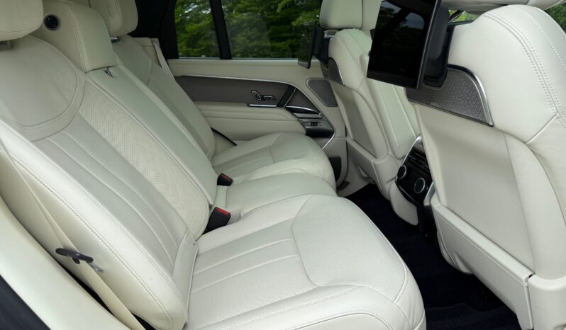 Land Rover New Range Rover P530 First Edition full