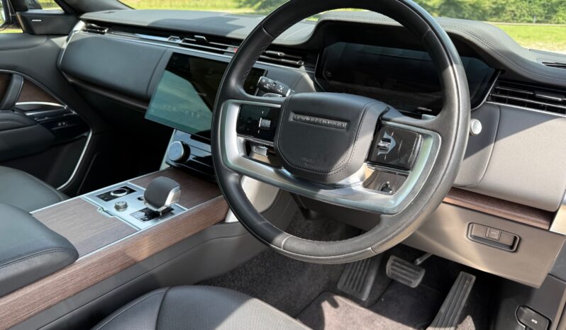 Land Rover New Range Rover P400 SE full