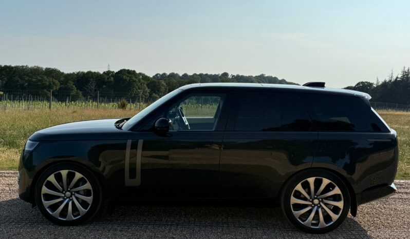 Land Rover New Range Rover P400 SE full