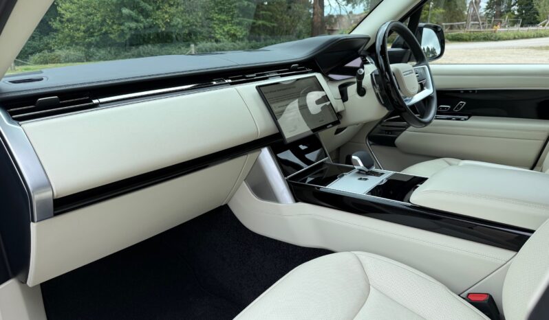 Land Rover New Range Rover P530 Autobiography LWB full