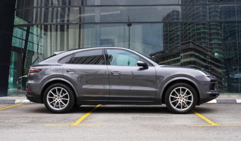 Porsche Cayenne Coupe full