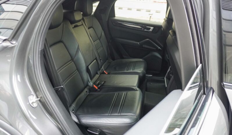 Porsche Cayenne Coupe full