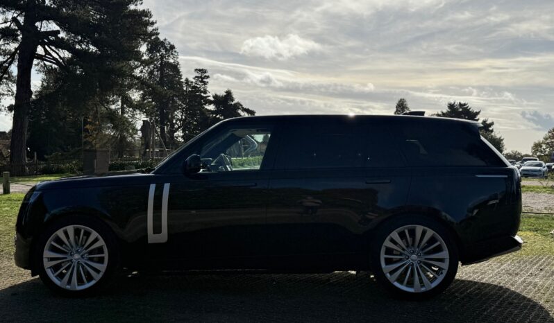 Land Rover New Range Rover P530 First Edition LWB full