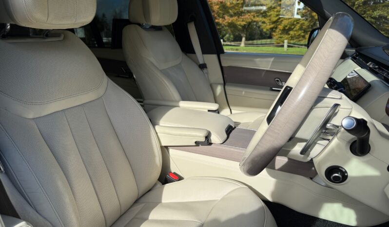 Land Rover New Range Rover P530 First Edition LWB full