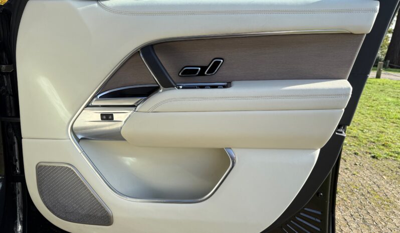 Land Rover New Range Rover P530 First Edition LWB full