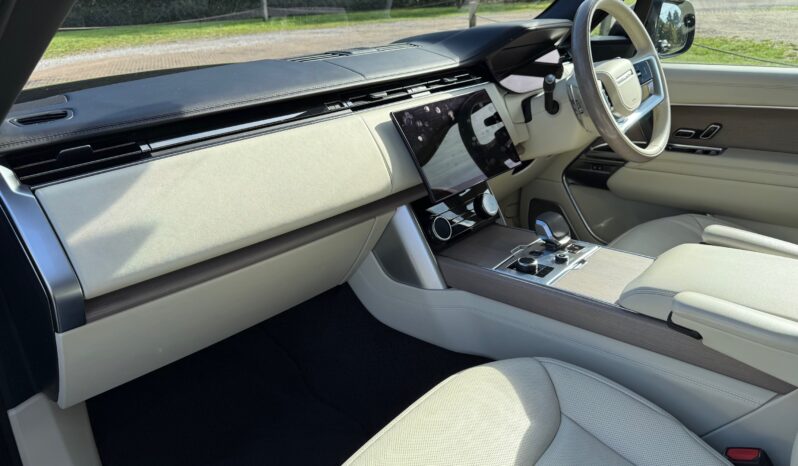 Land Rover New Range Rover P530 First Edition LWB full