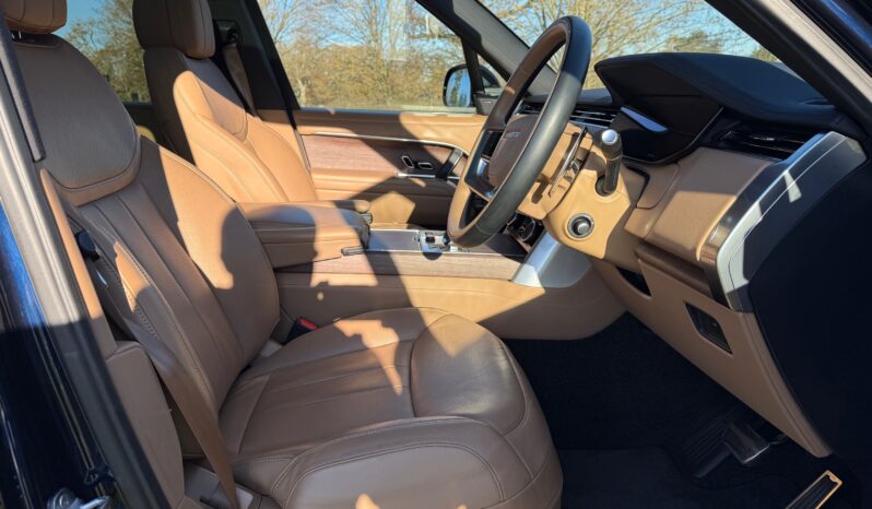 Land Rover New Range Rover P400 HSE full