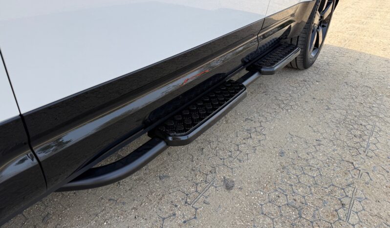 Land Rover Defender 110 P300 X-Dynamic HSE – 7 Seat full