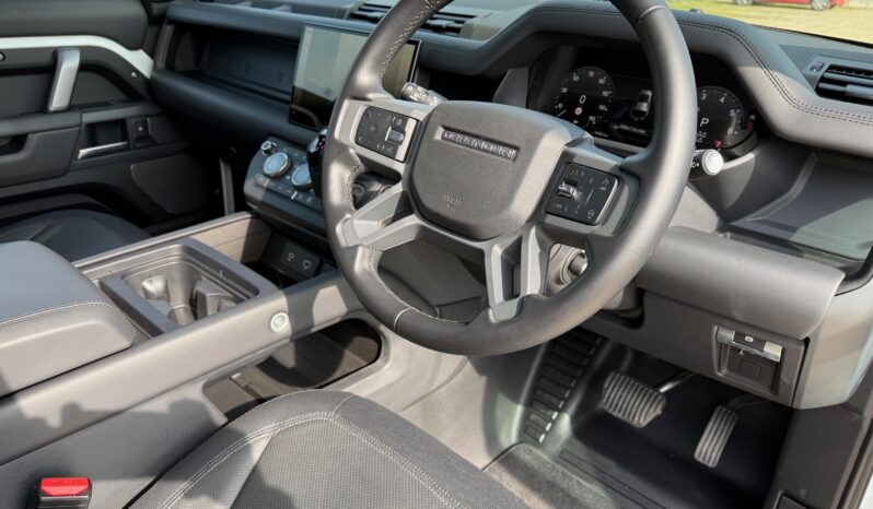 Land Rover Defender 110 P300 X-Dynamic HSE – 7 Seat full