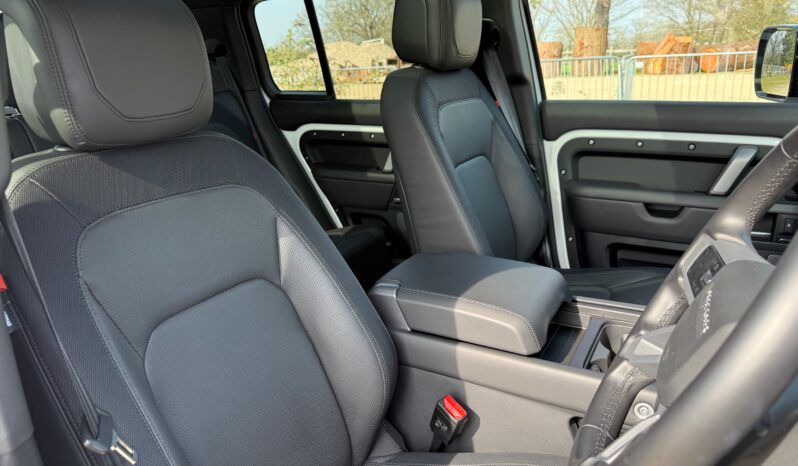 Land Rover Defender 110 P300 X-Dynamic HSE – 7 Seat full