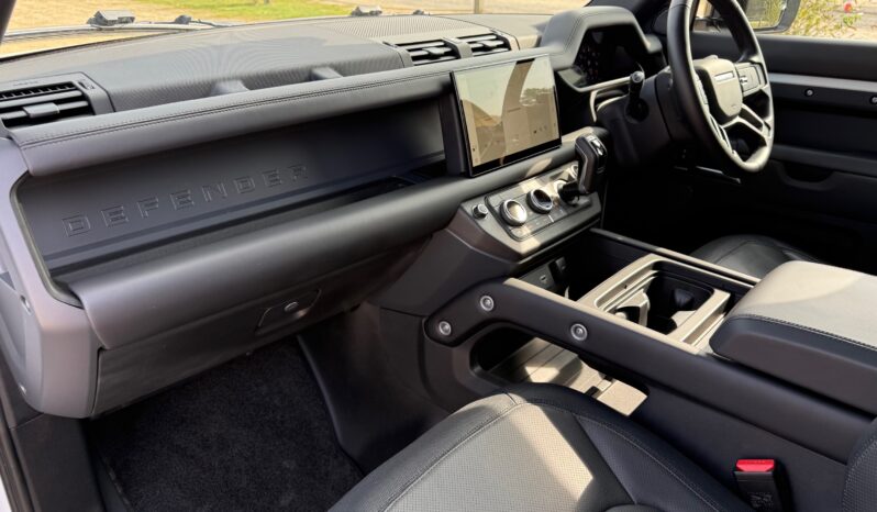 Land Rover Defender 110 P300 X-Dynamic HSE – 7 Seat full