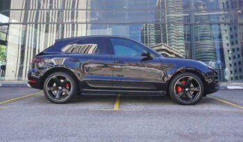 Porsche Macan Turbo full