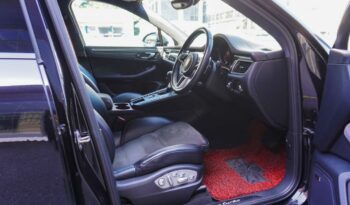 Porsche Macan Turbo full