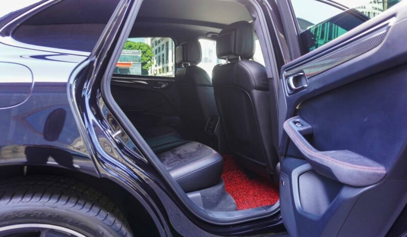 Porsche Macan Turbo full