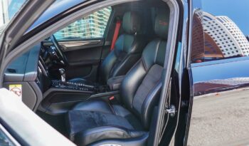 Porsche Macan Turbo full