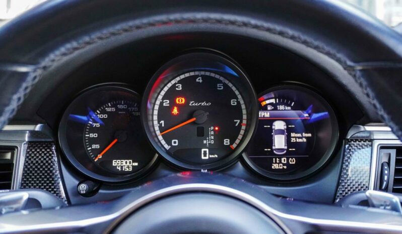 Porsche Macan Turbo full
