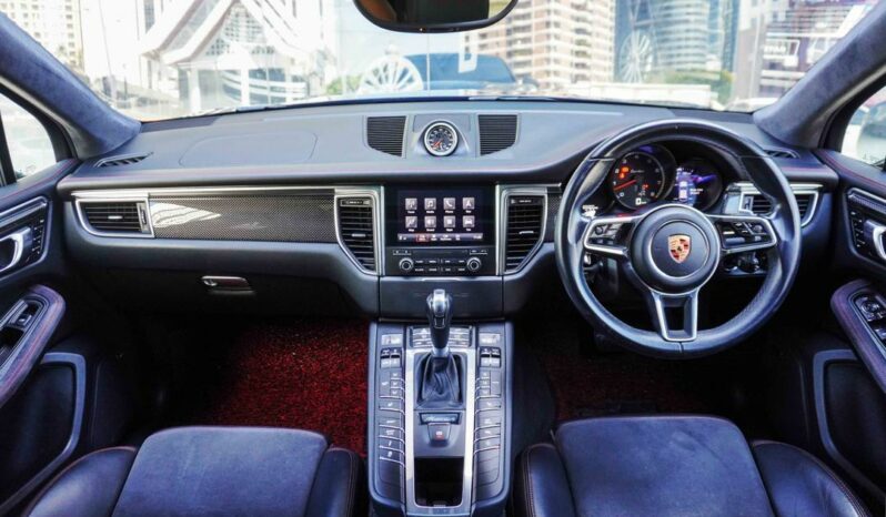 Porsche Macan Turbo full