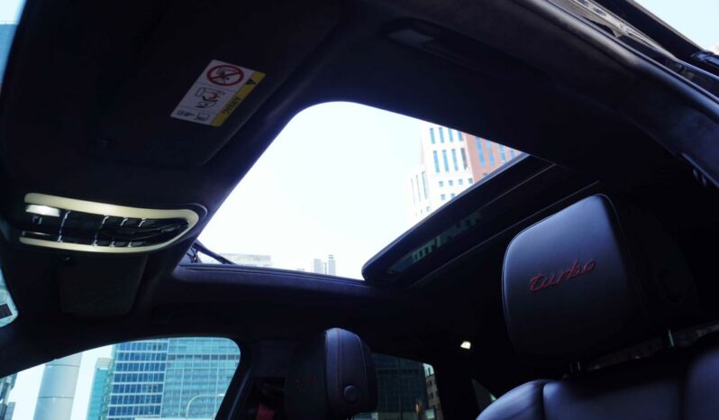 Porsche Macan Turbo full