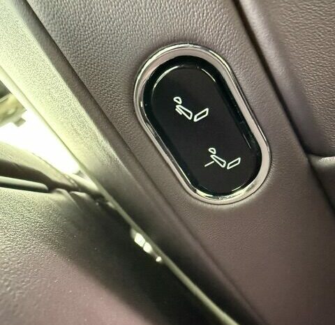 Bentley Flying Spur V8 “Mulliner” full