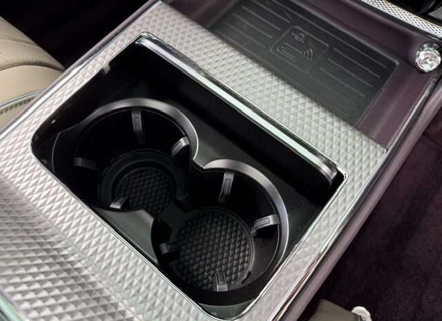 Bentley Flying Spur V8 “Mulliner” full